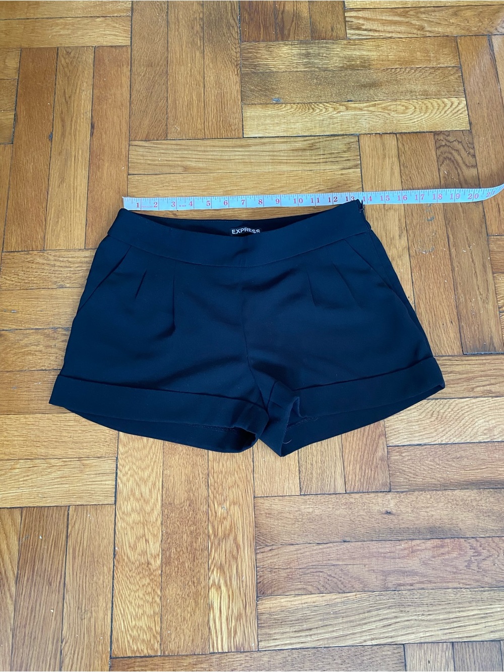 Express Black High Waisted Pleated Cuffed Dress Shorts Size 0